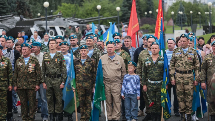 Путин поздравил десантников: Легендарная крылатая пехота