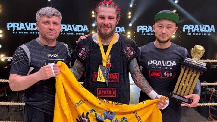 Победа во имя России и Двуглавого Орла: Русский кикбоксер поверг в бою экс-чемпиона мира