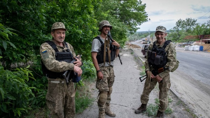 Боевики Айдара подняли белый флаг в Северодонецке: Милиция ЛНР назвала время сдачи