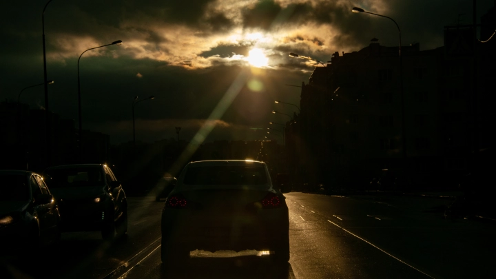 Жители Сахалина делятся в соцсетях видеозаписями с загадочной яркой вспышкой