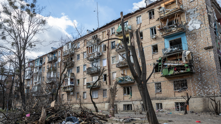 Идёт на танк и поёт: На позициях ВСУ мешками находят боевые наркотики