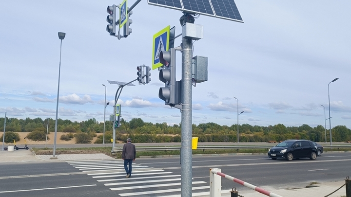 В Нижнем Новгороде появился первый светофор на солнечных батареях