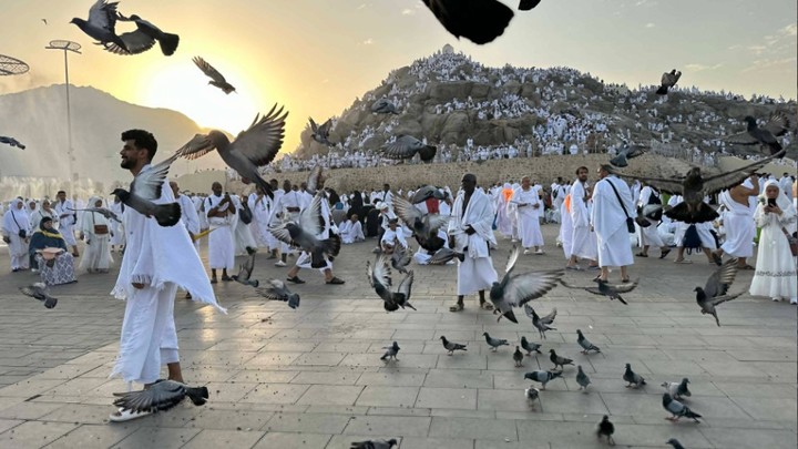 Жара выше 50 градусов: В Саудовской Аравии погибли паломники - AFP