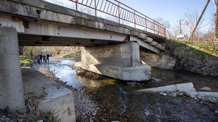 Мост через реку Сукко отремонтируют до начала летнего курортного сезона