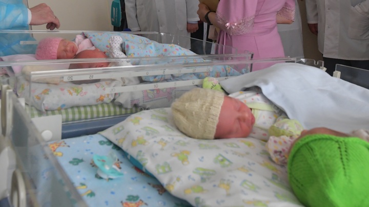 В Ярославле мама четверняшек рассказала о жизни после родов