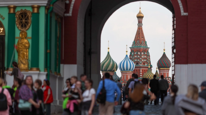 Исламская символика на храме Василия Блаженного: в Москве разгорелся религиозный скандал