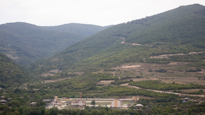 В плену непогоды: 17 детей спасли с необитаемого острова спустя три дня