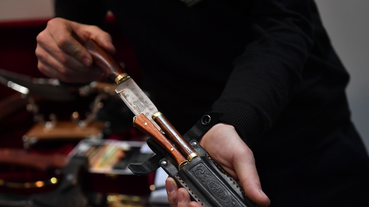 Мигрант схватился за нож после простой просьбы: Расправа на парковке - что известно о громком деле