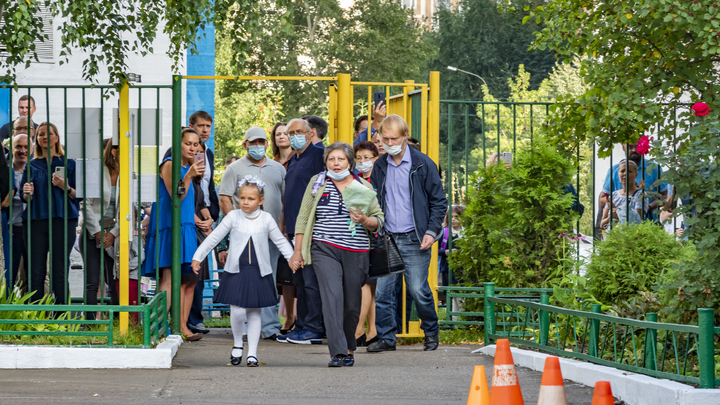 В Ивановской области на школьные линейки родителей пустят только в масках
