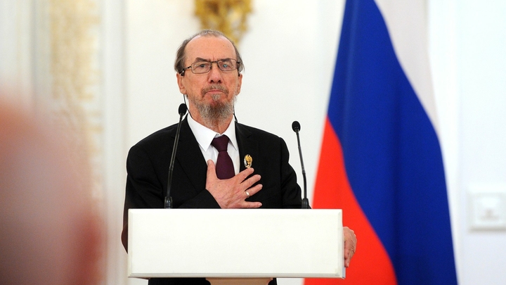 Худруку Кубанского казачьего хора Виктору Захарченко запретили въезд в Латвию