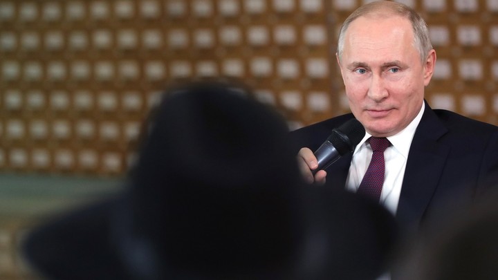 Путин поспорил с финалистами Лидеров России об определении настоящего лидера