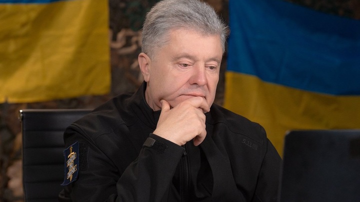 Хотел тайно встретиться с другом Путина: СБУ заподозрила Порошенко в предательстве