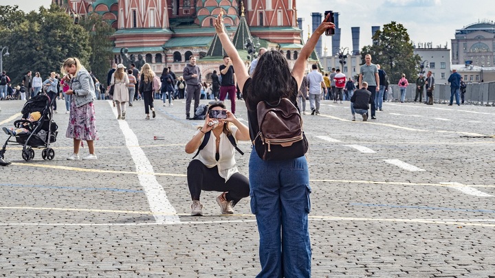 Красная площадь огорожена по периметру: В центре Москвы усилили меры безопасности