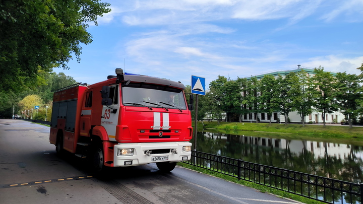 В Прикамье загорелся психоневрологический интернат. Пациентов спасал пожарный и его сын