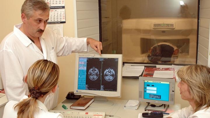 Пожилой житель Екатеринбурга начал терять память после вакцинации против коронавируса