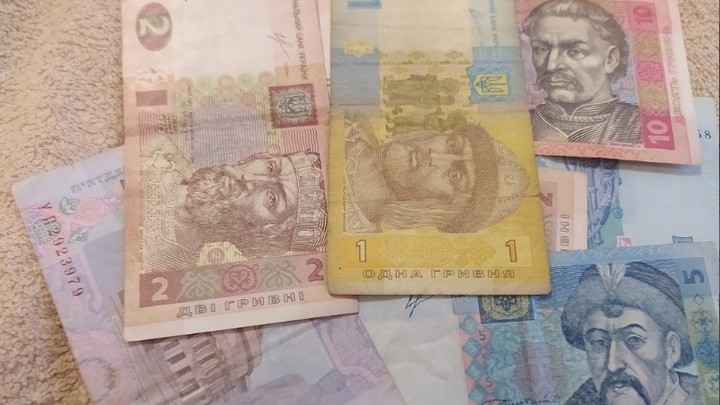 Гривне дали неделю: Власти Запорожья приняли решение