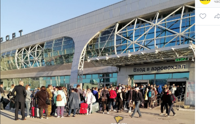 Сидим уже два часа, взлететь не можем: В аэропорту Толмачёво отключился свет
