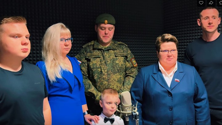 Новосибирцы приняли участие во флешмобе Нас миллионы русских