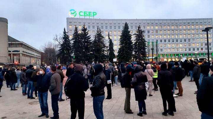 Несогласованная акция в поддержку Навального завершилась в Нижнем Новгороде