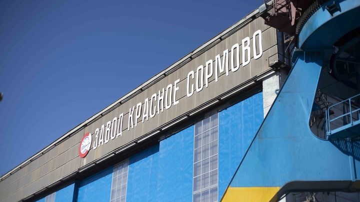 Красное Сормово привлекут к ответственности за загрязнение Волги из-за затонувшего судна