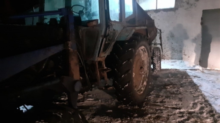 Под Новосибирском трактор насмерть задавил 17-летнего подростка