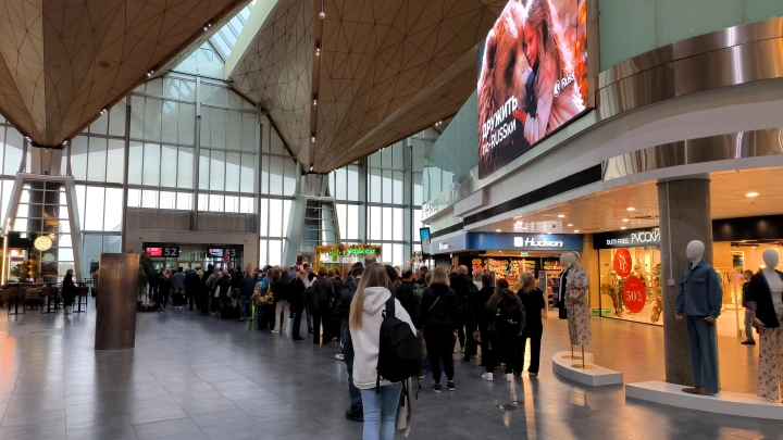 Аэропорт Пулково возобновил работу после введения плана Ковёр