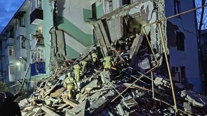 Из-под завалов дома в Сызрани извлекли тела двух человек