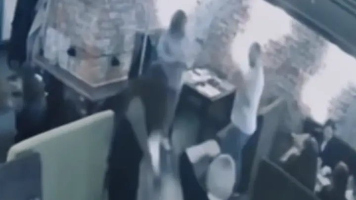 Пьяная челябинка в баре выколола глаз сопернице