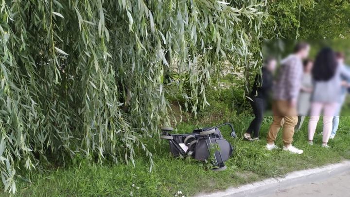 В Муроме иномарка сбила коляску с восьмимесячным ребёнком