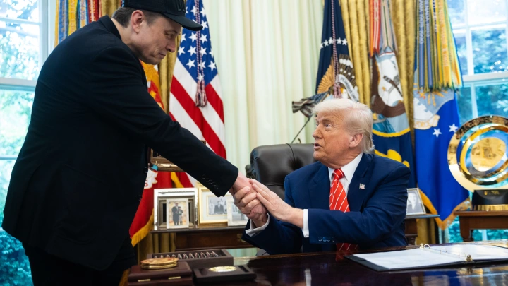 Трамп депортирует Маска в ЮАР? Новый виток конфликта бывших друзей
