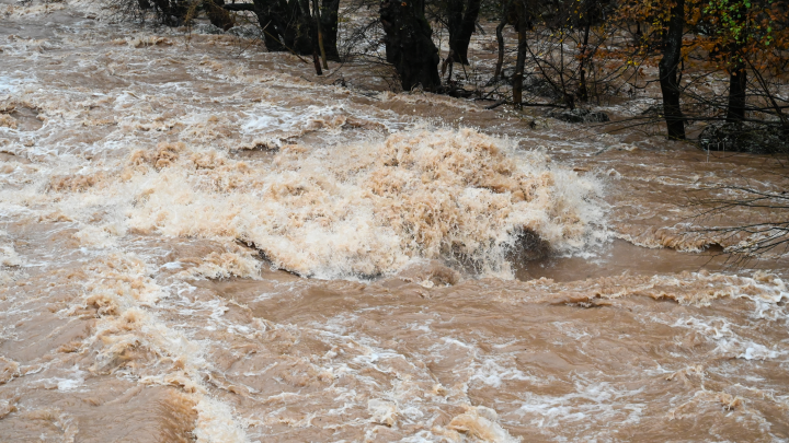 «Вода поднялась за 10 минут»: житель Махачкалы рассказал, как стихия уничтожила его дом
