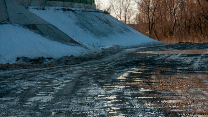 До школы — по бездорожью: чиновники подарили детям безлимитный абонемент на офф-роуд испытания