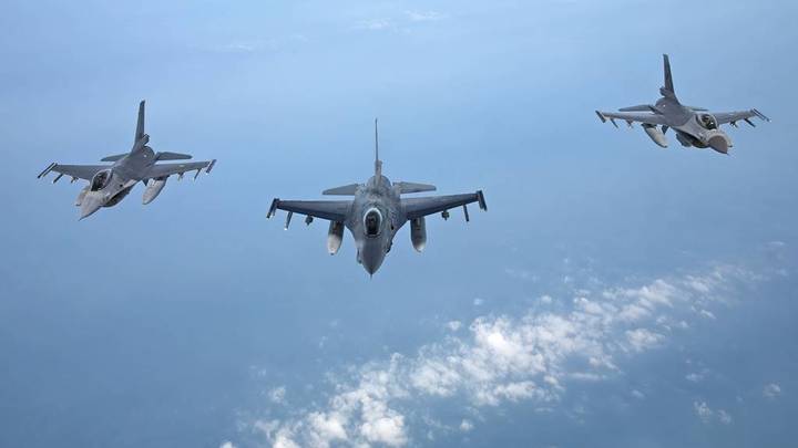 Самолёты НАТО над Польшей и Украиной: США направили разведчиков