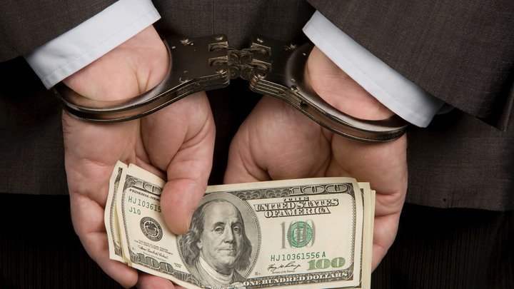 Дело во взятке? Силовики задержали министра здравоохранения региона - СМИ