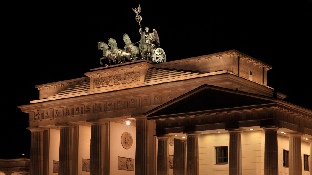 В Берлине похитили 12 городских мини-памятников жертвам нацизма