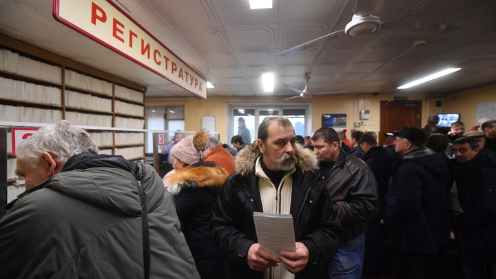 В одной из больниц Екатеринбурга заметили огромные очереди