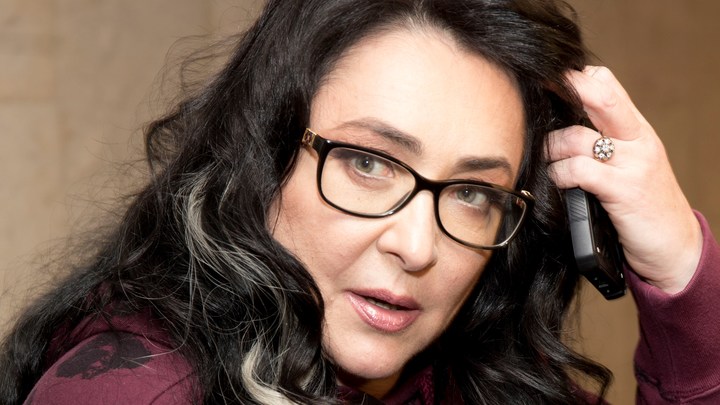 Выкручиваться, как и все: Посетовавшей на безденежье Лолите напомнили известную поговорку