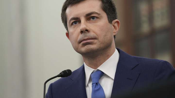 Байден продолжает собирать страйк: Минтранс США возглавит открытый гомосексуалист