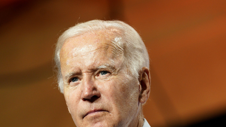 Байден замахнулся на Китай и объявил половину США полуфашистами