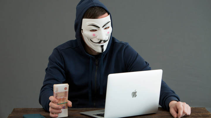 Запорожские полицейские вычислили московского мошенника