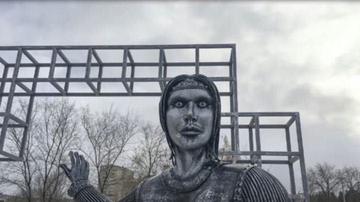 Алёнку запретили возвращать на улицы Нововоронежа. От жуткого памятника решено поскорее избавиться