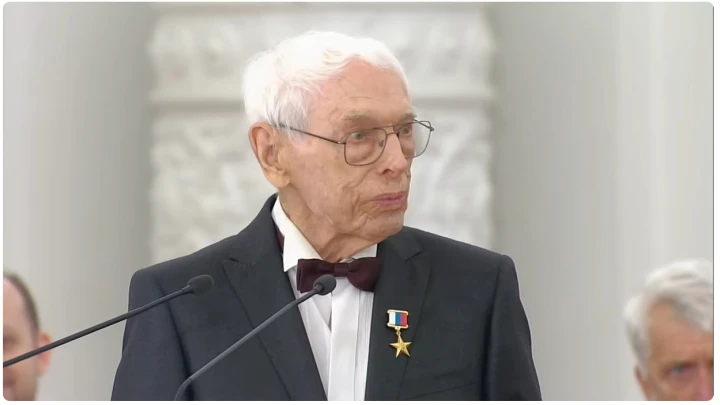 Гениальный, но оплёванный Пугачёвой: Главному кинокомпозитору исполнилось 100 лет