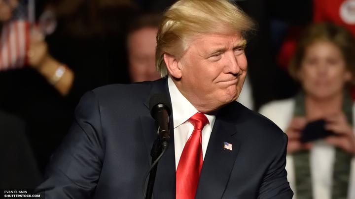 Трампа обвинили в превышении полномочий при увольнении Коми