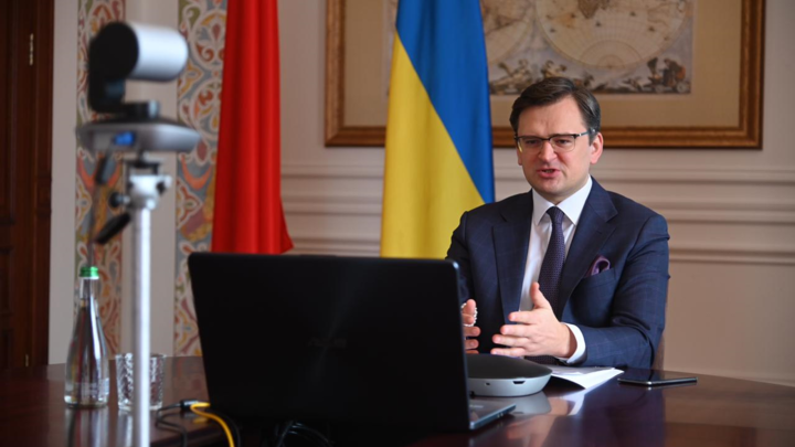 Кулеба похвастался Блинкену картой Украины с белорусскими и российскими территориями в ее составе