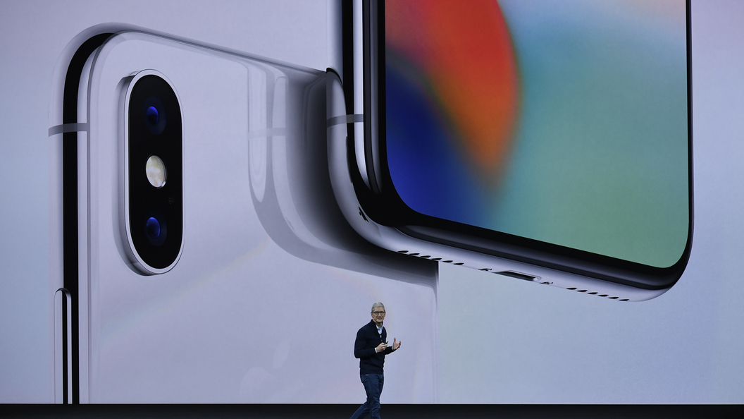 Телефонов много не бывает: жители России раскупили iPhone в 1-ый день продаж Телефонов много не бывает: жители России раскупили iPhone в 1-ый день продаж