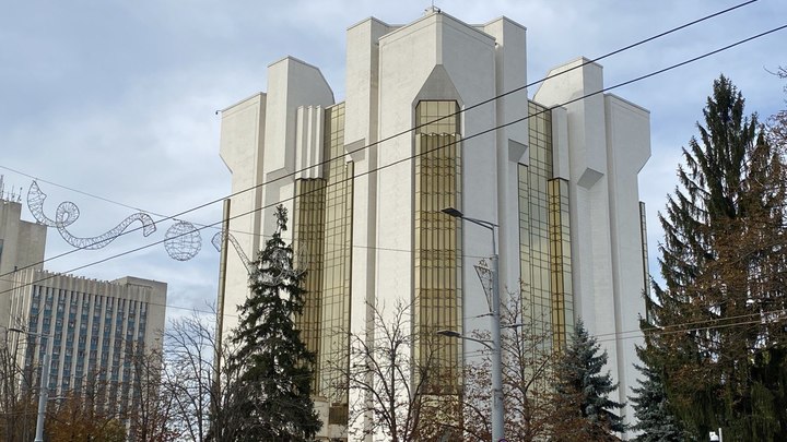 В парламенте Молдавии организована «ложная» историческая выставка, посвященная советским депортациям