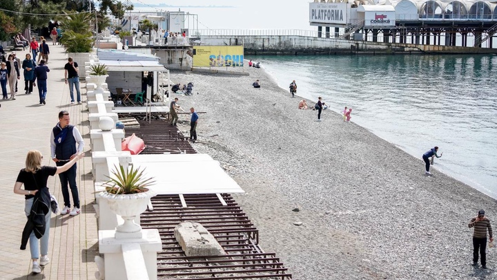 Во всех районах Сочи 1 мая откроют первые пляжи