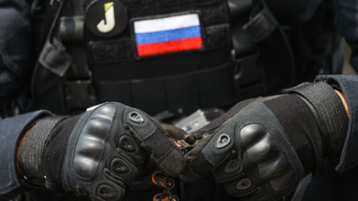 Появились кадры, как две снайперские пули встретились и поразили солдата ВСУ