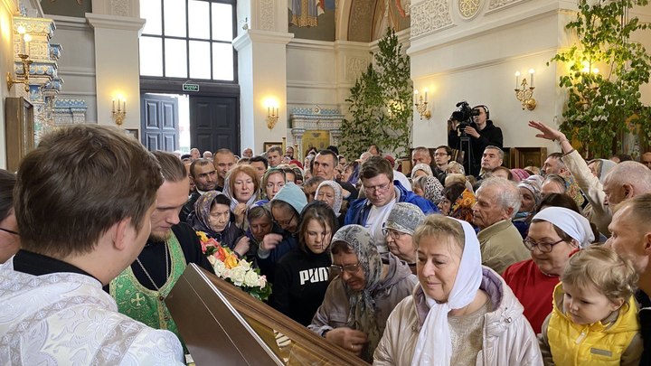 Мощи Сергия Радонежского в Екатеринбурге: сотни уральцев пришли помолиться святыне