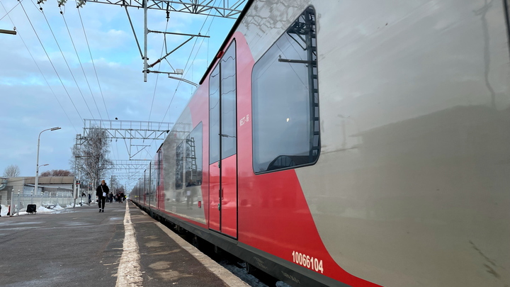 В Екатеринбурге запустили первый отечественный электропоезд Финист